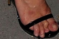 Σε ποια καλλονή ανήκουν αυτά τ΄ απαίσια δάχτυλα;