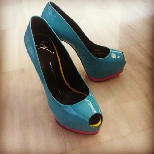 ΜΑΙΟΣ 2012 : Μια συλλογή από παπούτσια που όλες οι γυναίκες θα ήθελαν... - Φωτογραφία 21