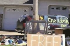 ΔΕΙΤΕ: Απατημένη σύζυγος χαρίζει τα υπάρχοντα του άντρα της!