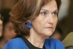 Καφρίλα της Ρεπούση! Σηκώθηκε κι έφυγε όταν τηρήθηκε ενός λεπτού σιγή για τη γενοκτονία των Ποντίων!