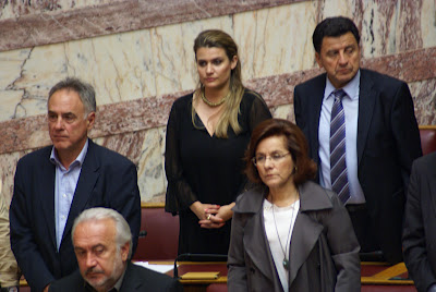 Αποχώρησε από τη Βουλή, η γνωστή Ρεπούση, όταν ο β. Πολύδωρας κάλεσε τους βουλευτές σε ενός λεπτού σιγή στη μνήμη της γενοκτονίας του Ποντιακού Ελληνισμού!!! - Φωτογραφία 4