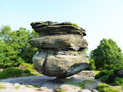 10 διάσημοι «βράχοι - ακροβάτες» στον κόσμο! - Φωτογραφία 5
