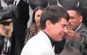 Απίστευτο σκηνικό! Δημοσιογράφος προσπαθησε να φιλήσει στο στόμα τον Will Smith και αυτός του έριξε σφαλιάρα! [Video]