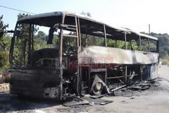 Έκαψαν το πούλμαν του Ολυμπιακού [ΠΟΛΛΕΣ ΦΩΤΟ]