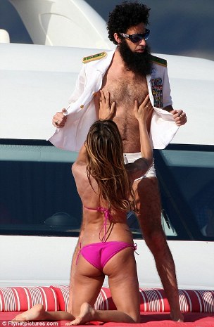Sacha Baron Cohen: Όταν βαριέται τις γυναίκες, τις πετάει στη θάλασσα! - Φωτογραφία 7