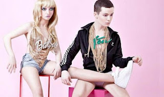 Δεν είναι η Barbie και ο Κen. Είναι μοντέλα που μεταμόρφωσε σε κούκλες ο φωτογράφος! [Pics] - Φωτογραφία 1