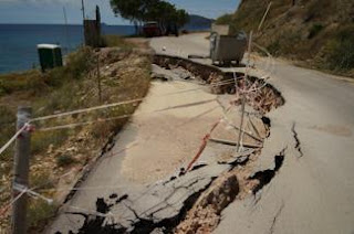 Χίος: Υποχώρησε ο οδικός άξονας Λιλικά - Κώμης - Φωτογραφία 1