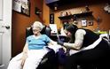 Γιαγιά έκανε τατουάζ στα 101 της χρόνια!