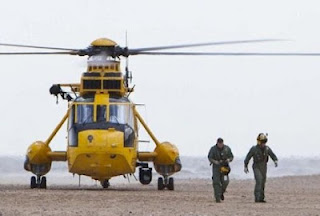 Αναγκαστική προσγείωση ελικοπτέρου της RAF,για να πάρουν...παγωτά! - Φωτογραφία 1