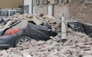 Τουλάχιστον τρεις νεκροί από τον ισχυρό σεισμό στην Ιταλία - Φωτογραφία 1