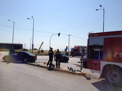 Τροχαίο με 4 τραυματίες στη Λαμία - Φωτογραφία 2