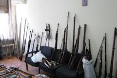 Ιωάννινα: Έβγαλαν λαβράκι μετά τη σύλληψη - Το ατύχημα οδήγησε στο οπλοστάσιο