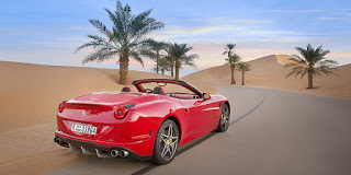 Video: Η Ferrari «βάφει» την έρημο κόκκινη - Φωτογραφία 1