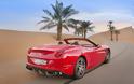 Video: Η Ferrari «βάφει» την έρημο κόκκινη