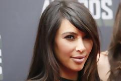 Η ατημέλητη εμφάνιση της Kim Kardashian: Βγήκε έξω χωρίς μακιγιάζ, αχτένιστη και φορώντας ένα καπέλο... [photos]