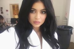 Η Kylie Jenner κλέβει τις εντυπώσεις στα κόκκινα... [photos]