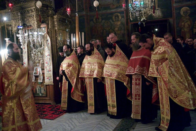 7895 - Φωτογραφίες από την πανήγυρη του αγίου Σάββα στην Ιερά Μονή Χιλιανδαρίου - Φωτογραφία 17