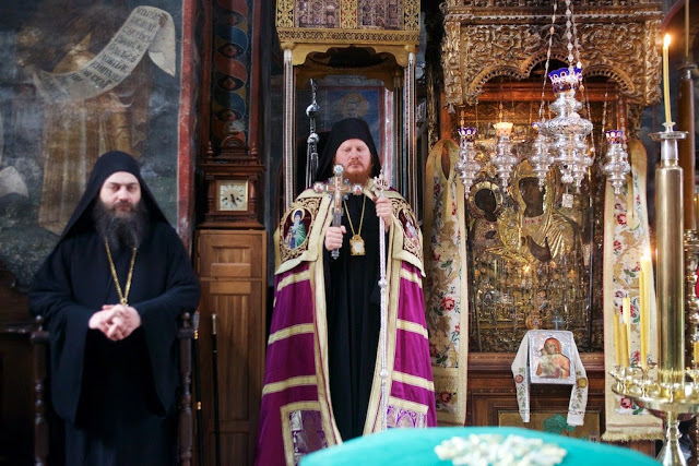 7895 - Φωτογραφίες από την πανήγυρη του αγίου Σάββα στην Ιερά Μονή Χιλιανδαρίου - Φωτογραφία 33