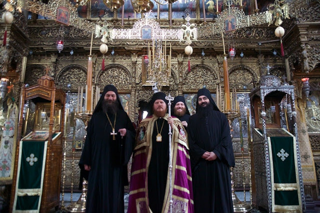 7895 - Φωτογραφίες από την πανήγυρη του αγίου Σάββα στην Ιερά Μονή Χιλιανδαρίου - Φωτογραφία 36