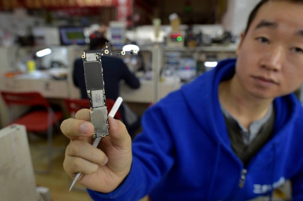 Οι Κινέζοι μεγαλώνουν το iPhone με χειρουργική επέμβαση - Φωτογραφία 3