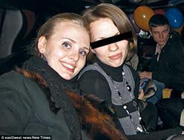 Δεν τη λες και κουκλάρα: ΑΥΤΗ είναι η άγνωστη 30χρονη κόρη του Πούτιν... [photos] - Φωτογραφία 7