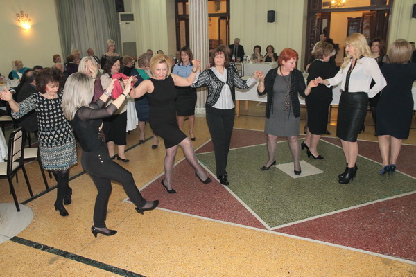 ΕΑΑΣ ΤΡΙΚΑΛΩΝ: ΚΟΠΗ ΠΙΤΑΣ - ΒΡΑΒΕΥΣΗ ΑΡΙΣΤΟΥΧΩΝ ΜΑΘΗΤΩΝ - ΧΟΡΟΕΣΠΕΡΙΔΑΣ - Φωτογραφία 104