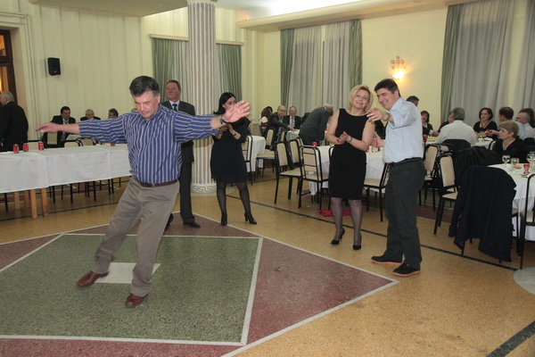 ΕΑΑΣ ΤΡΙΚΑΛΩΝ: ΚΟΠΗ ΠΙΤΑΣ - ΒΡΑΒΕΥΣΗ ΑΡΙΣΤΟΥΧΩΝ ΜΑΘΗΤΩΝ - ΧΟΡΟΕΣΠΕΡΙΔΑΣ - Φωτογραφία 116