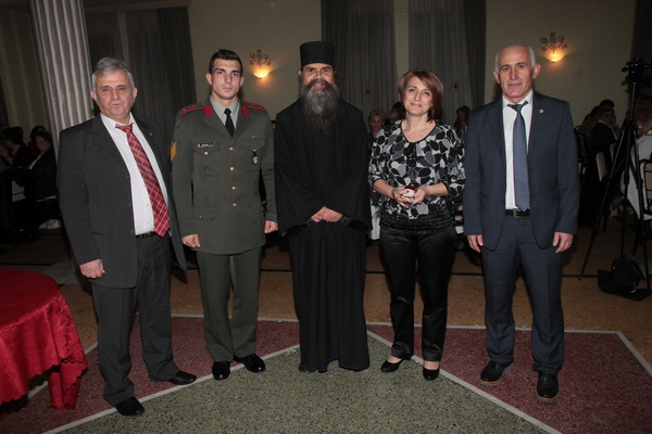 ΕΑΑΣ ΤΡΙΚΑΛΩΝ: ΚΟΠΗ ΠΙΤΑΣ - ΒΡΑΒΕΥΣΗ ΑΡΙΣΤΟΥΧΩΝ ΜΑΘΗΤΩΝ - ΧΟΡΟΕΣΠΕΡΙΔΑΣ - Φωτογραφία 78