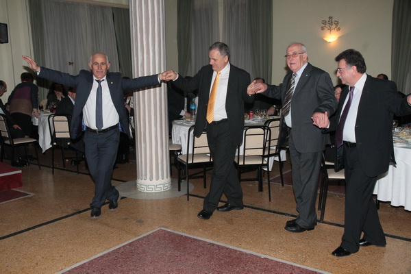 ΕΑΑΣ ΤΡΙΚΑΛΩΝ: ΚΟΠΗ ΠΙΤΑΣ - ΒΡΑΒΕΥΣΗ ΑΡΙΣΤΟΥΧΩΝ ΜΑΘΗΤΩΝ - ΧΟΡΟΕΣΠΕΡΙΔΑΣ - Φωτογραφία 81