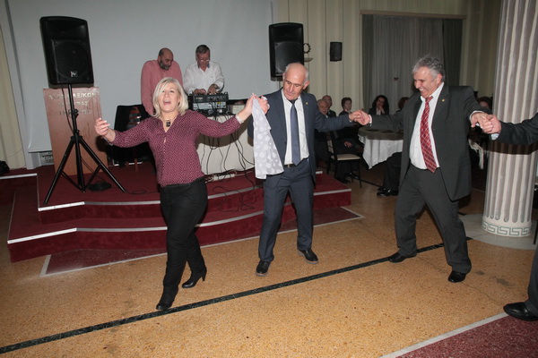 ΕΑΑΣ ΤΡΙΚΑΛΩΝ: ΚΟΠΗ ΠΙΤΑΣ - ΒΡΑΒΕΥΣΗ ΑΡΙΣΤΟΥΧΩΝ ΜΑΘΗΤΩΝ - ΧΟΡΟΕΣΠΕΡΙΔΑΣ - Φωτογραφία 88