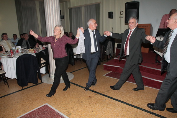 ΕΑΑΣ ΤΡΙΚΑΛΩΝ: ΚΟΠΗ ΠΙΤΑΣ - ΒΡΑΒΕΥΣΗ ΑΡΙΣΤΟΥΧΩΝ ΜΑΘΗΤΩΝ - ΧΟΡΟΕΣΠΕΡΙΔΑΣ - Φωτογραφία 89