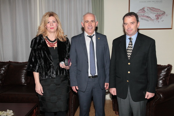 ΕΑΑΣ ΤΡΙΚΑΛΩΝ: ΚΟΠΗ ΠΙΤΑΣ - ΒΡΑΒΕΥΣΗ ΑΡΙΣΤΟΥΧΩΝ ΜΑΘΗΤΩΝ - ΧΟΡΟΕΣΠΕΡΙΔΑΣ - Φωτογραφία 93