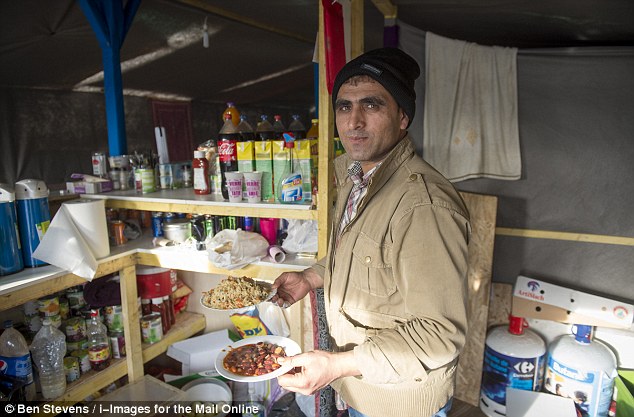 Mohammed Safi: Ο Αφγανός πρόσφυγας που έγινε σεφ με εστιατόριο στον καταυλισμό του Καλαί - Φωτογραφία 2