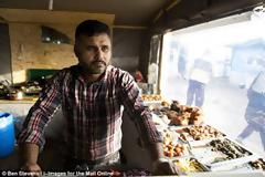 Mohammed Safi: Ο Αφγανός πρόσφυγας που έγινε σεφ με εστιατόριο στον καταυλισμό του Καλαί