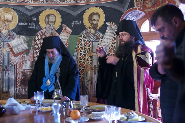 7909 - Τιμητική διάκριση της Ουκρανικής Εκκλησίας στον Καθηγούμενο της Ιεράς Μονής Δοχειαρίου Γέροντα Γρηγόριο - Φωτογραφία 23