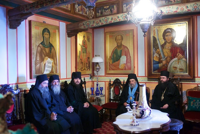 7909 - Τιμητική διάκριση της Ουκρανικής Εκκλησίας στον Καθηγούμενο της Ιεράς Μονής Δοχειαρίου Γέροντα Γρηγόριο - Φωτογραφία 25