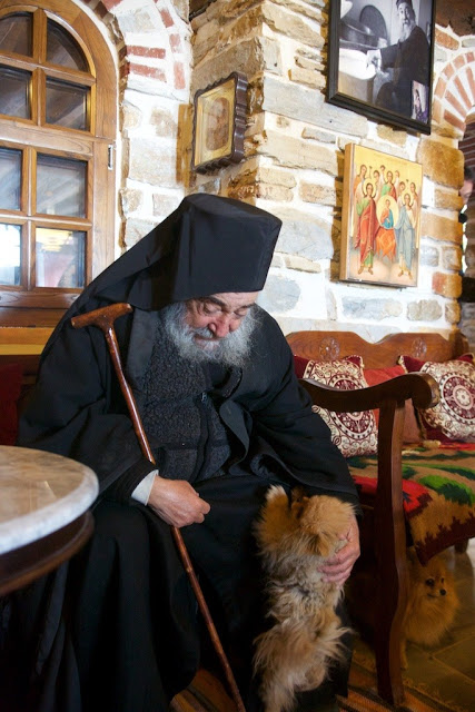 7909 - Τιμητική διάκριση της Ουκρανικής Εκκλησίας στον Καθηγούμενο της Ιεράς Μονής Δοχειαρίου Γέροντα Γρηγόριο - Φωτογραφία 6