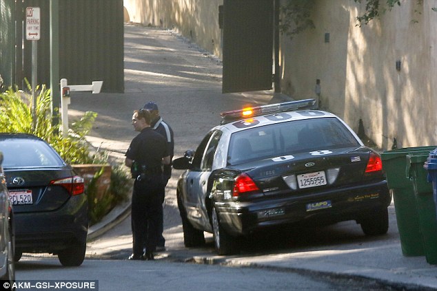 Τι έκανε η αστυνομία έξω από τη βίλα της Taylor Swift; [photos] - Φωτογραφία 3