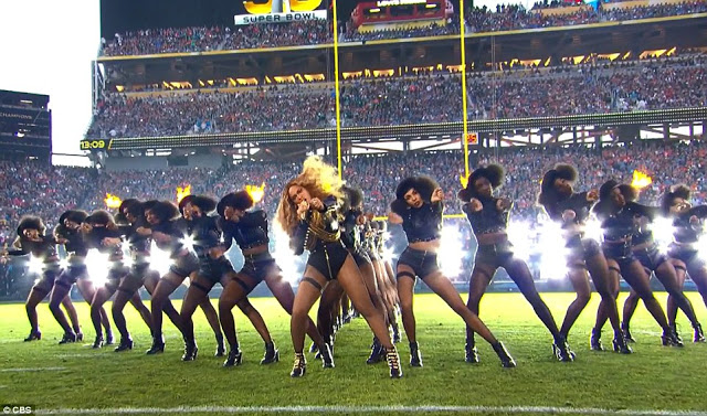 Δείτε πώς εμφανίστηκε η Beyonce στο Superbowl! [photos] - Φωτογραφία 2