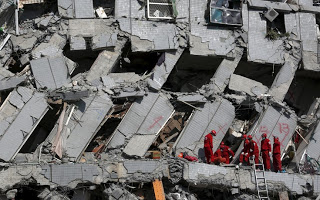 Φονικός σεισμός στη Ταϊβάν: Συνεχίζονται οι έρευνες για επιζώντες... - Φωτογραφία 1