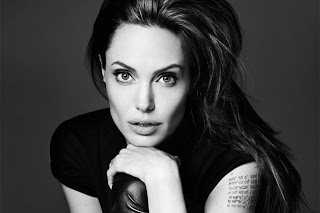 Τα νέα tattoo της Angelina Jolie... [photos] - Φωτογραφία 1