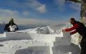 Χελμός: Έχτισαν Igloo στα 2.300 μέτρα - Καταπληκτική κατασκευή από εργαζόμενους του Χιονοδρομικού Κέντρου - Φωτογραφία 1