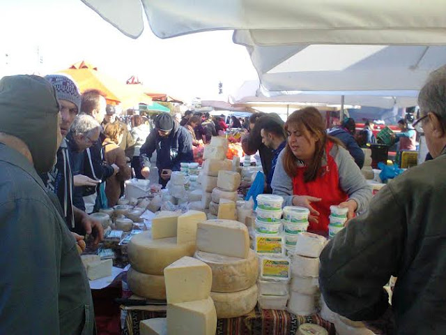 Αγροτικά προϊόντα πρώτης ποιότητας σε ανταγωνιστικές τιμές προμηθεύτηκαν οι καταναλωτές και στη 19η Δράση του Δήμου Αμαρουσίου - Φωτογραφία 5