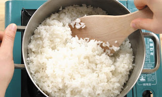 Προσοχή όταν ξαναζεστένετε το ρύζι: Κίνδυνος δηλητηρίασης - Φωτογραφία 1