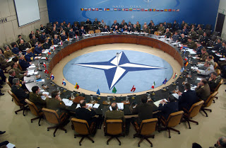 Το άδειασμα του ΝΑΤΟ σε Μέρκελ και Νταβούτογλου... - Φωτογραφία 1