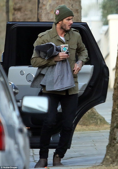 Πολυάσχολος πατέρας ο David Beckham τώρα που η Victoria είναι στην Νέα Υόρκη... [photos] - Φωτογραφία 2