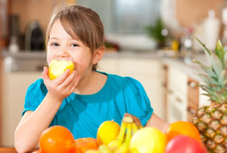 Δεν τρώει το παιδί σας φρούτα και λαχανικά; Έξυπνοι τρόποι να το πείσετε - Φωτογραφία 1