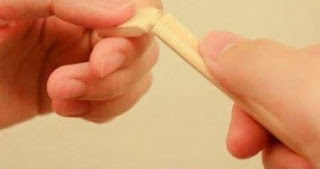 Γυναίκα έριξε το ίντερνετ - Ανακάλυψε τυχαία ότι όλοι χρησιμοποιούν λάθος τα chopsticks - Φωτογραφία 1