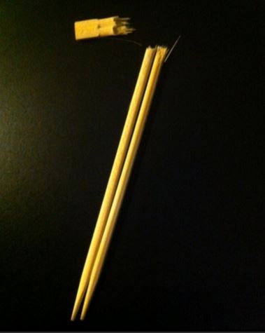 Γυναίκα έριξε το ίντερνετ - Ανακάλυψε τυχαία ότι όλοι χρησιμοποιούν λάθος τα chopsticks - Φωτογραφία 3