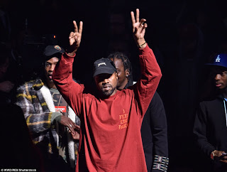 Ποιος χωρισμός; Ο Kanye West παρουσίασε τη νέα του συλλογή και η Kim Kardashian ήταν εκεί πιο ανανεωμένη από ποτέ... [photos] - Φωτογραφία 1